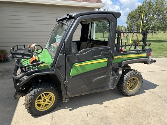 Image of John Deere XUV 835M Primary image