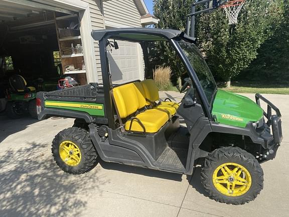 Image of John Deere XUV 835M equipment image 1