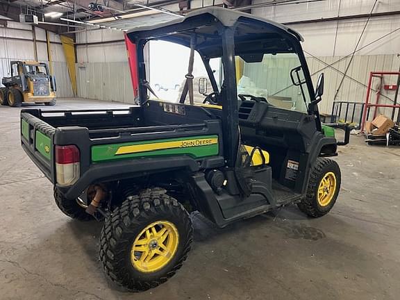 Image of John Deere XUV 835M equipment image 2