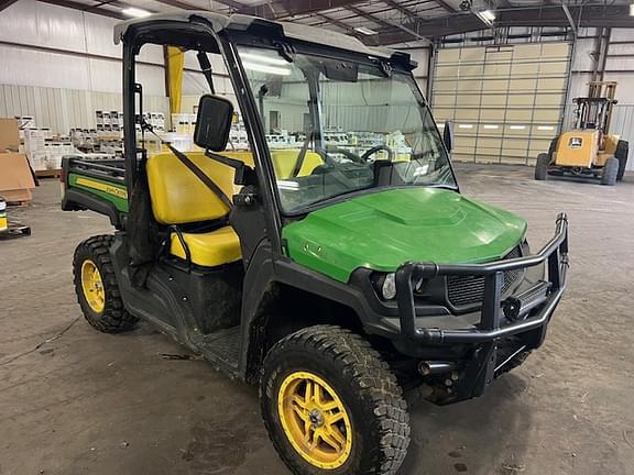 Image of John Deere XUV 835M equipment image 1