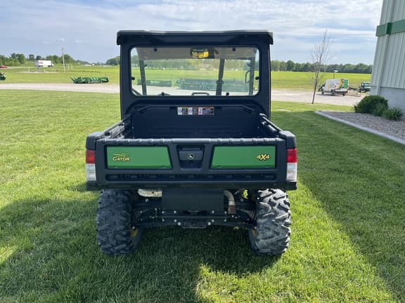 Image of John Deere XUV 835M equipment image 4