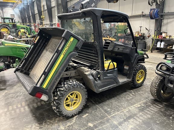 Image of John Deere XUV 835M equipment image 1