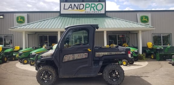 2019 John Deere XUV 835M Equipment Image0