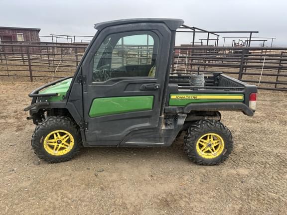 Image of John Deere XUV 835M equipment image 1
