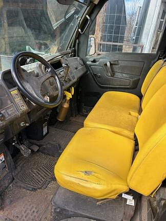 Image of John Deere XUV 835M equipment image 3