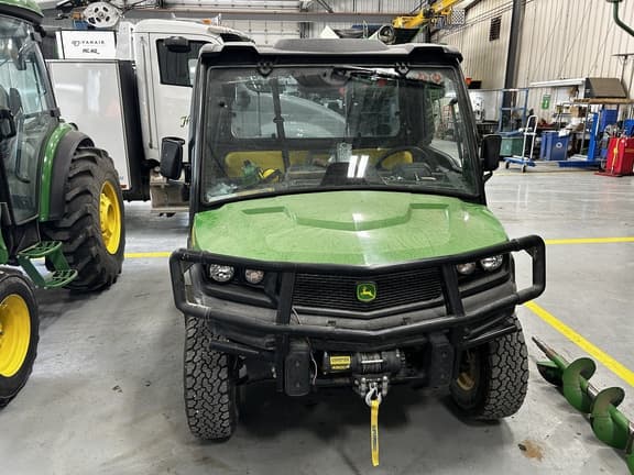Image of John Deere XUV 835M equipment image 1