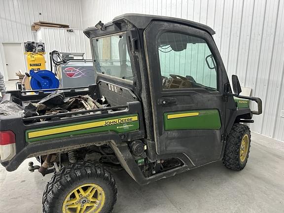 Image of John Deere XUV 835M equipment image 2