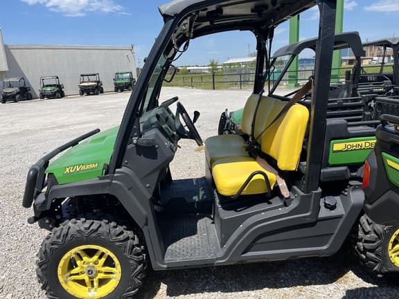 Image of John Deere XUV 835M equipment image 2