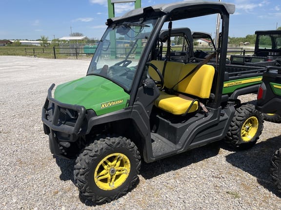 2019 John Deere XUV 835M Equipment Image0