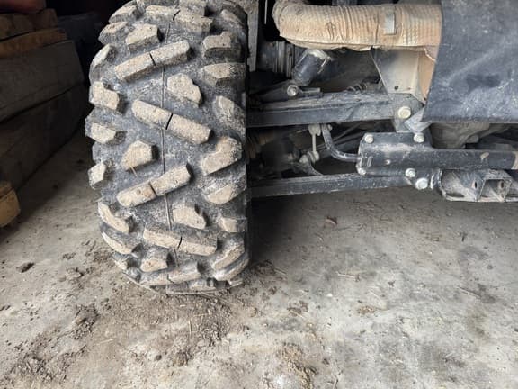 Image of John Deere XUV 835M equipment image 2