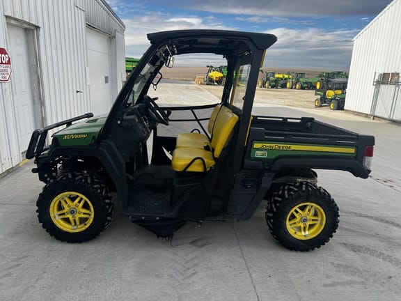 2019 John Deere XUV 835M Equipment Image0
