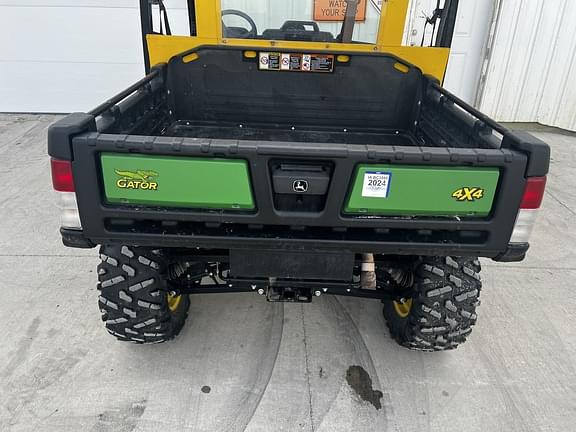 Image of John Deere XUV 835M equipment image 4