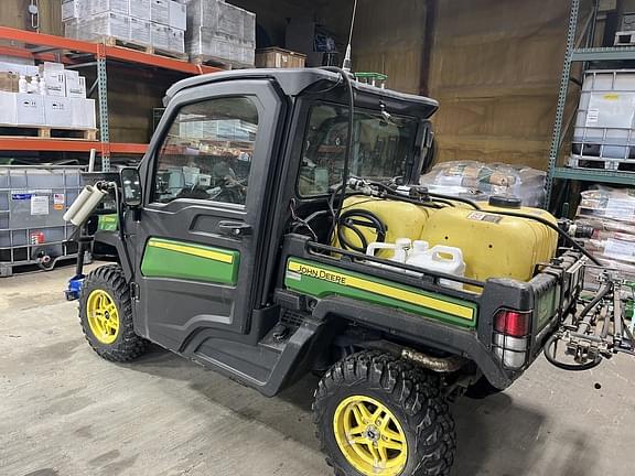 Image of John Deere XUV 835M equipment image 1