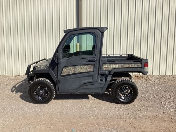 2019 John Deere XUV 835M Equipment Image0