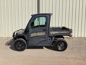 2019 John Deere XUV 835M Image