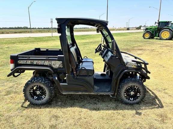 Image of John Deere XUV 835M equipment image 2