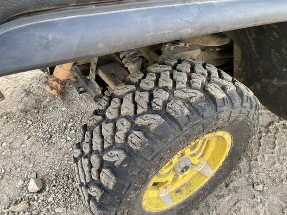 Image of John Deere XUV 835M equipment image 3