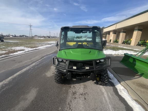 Image of John Deere XUV 835M equipment image 1