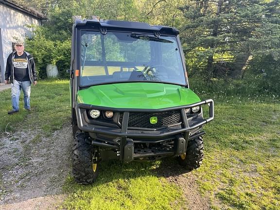 Image of John Deere XUV 835M equipment image 1