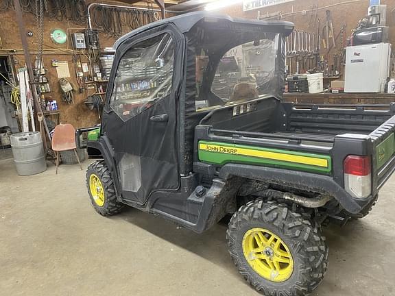 Image of John Deere XUV 835M Primary image