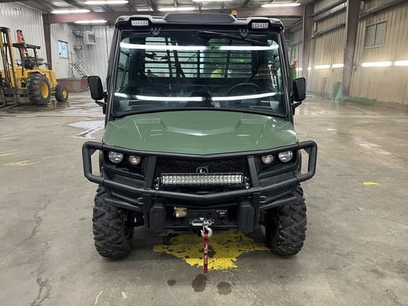 Image of John Deere XUV 835M equipment image 1