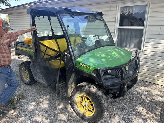 Image of John Deere XUV 835M equipment image 3