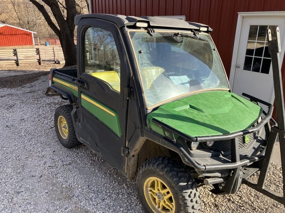 2019 John Deere XUV 835M Equipment Image0