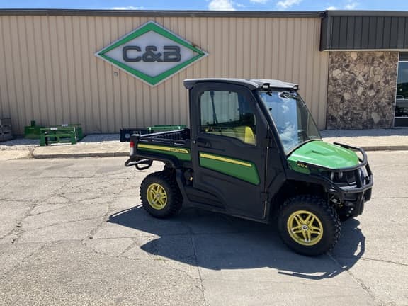 Image of John Deere XUV 835M equipment image 1