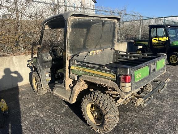 Image of John Deere XUV 835M equipment image 1