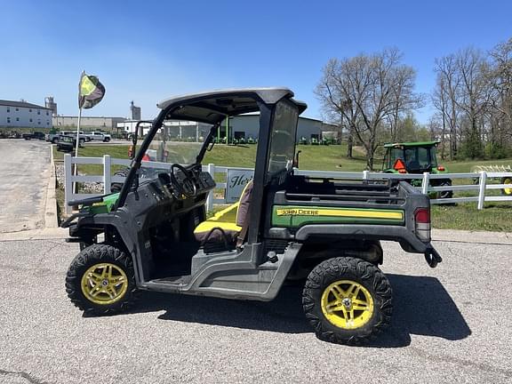 Image of John Deere XUV 835M equipment image 2