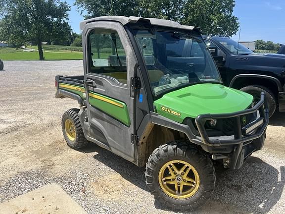 Image of John Deere XUV 835M Primary image