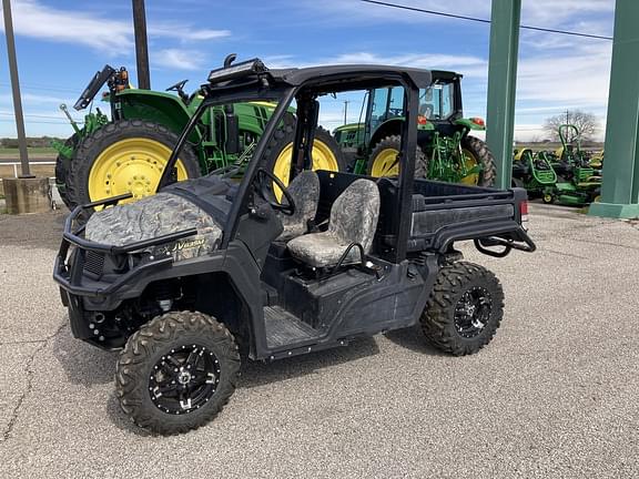 Image of John Deere XUV 835M equipment image 1