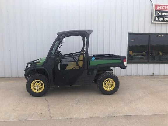 Image of John Deere XUV 835M Primary image