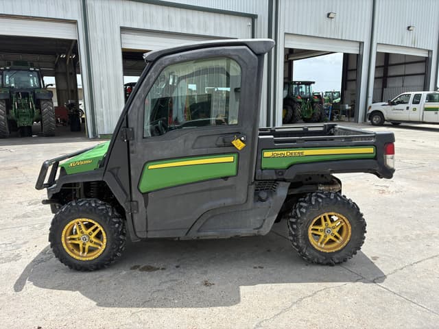 Image of John Deere XUV 835M equipment image 1