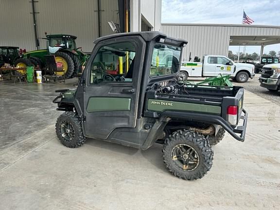 Image of John Deere XUV 835M equipment image 1