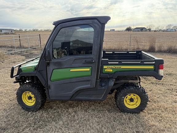 Image of John Deere XUV 835M Primary image