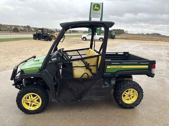 Image of John Deere XUV 835M equipment image 2