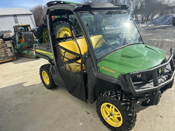 Image of John Deere XUV 835M equipment image 2