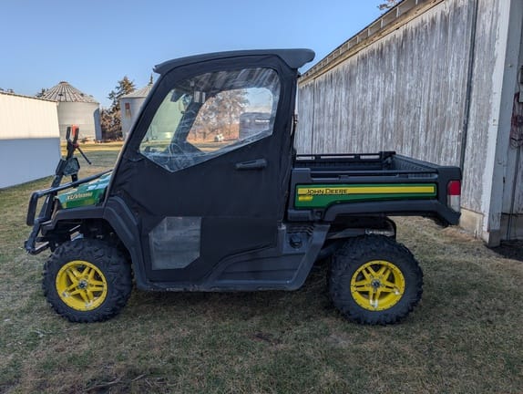 2019 John Deere XUV 835M Equipment Image0