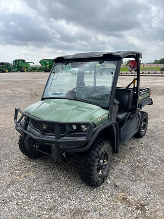 Image of John Deere XUV 835M equipment image 1