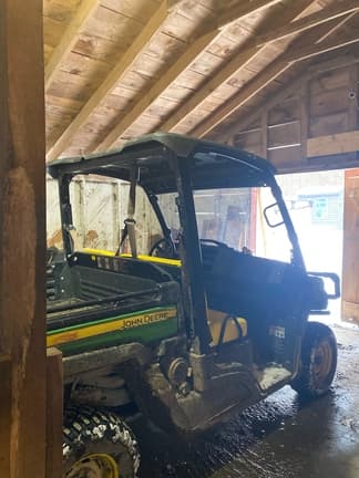 Image of John Deere XUV 835M equipment image 2
