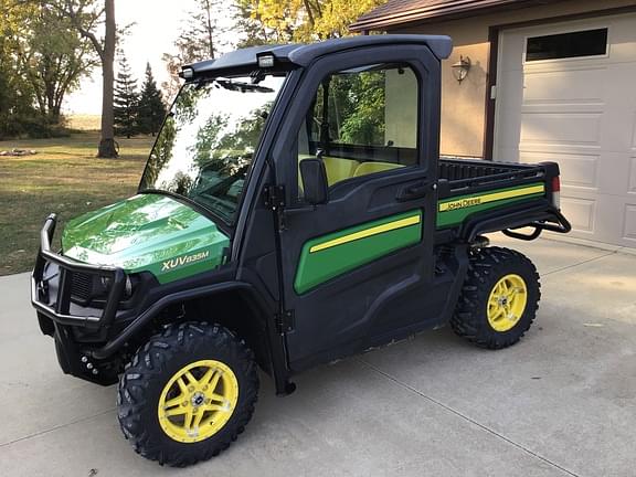 Image of John Deere XUV 835M equipment image 1