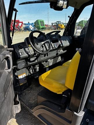 Image of John Deere XUV 835M equipment image 3