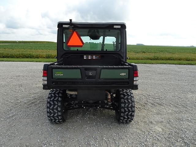 Image of John Deere XUV 835M equipment image 4