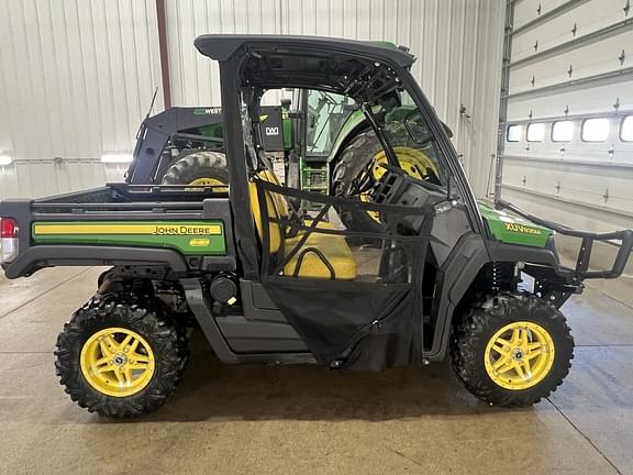 Image of John Deere XUV 835M equipment image 4