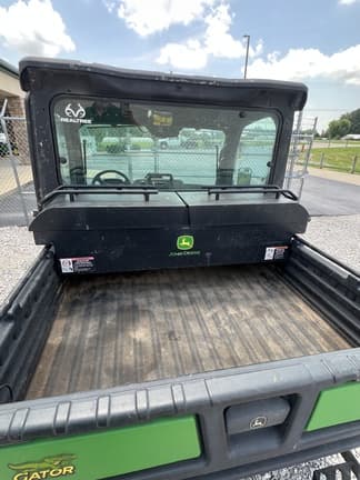 Image of John Deere XUV 835M equipment image 4