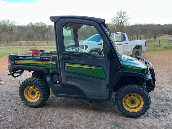Image of John Deere XUV 835M equipment image 2