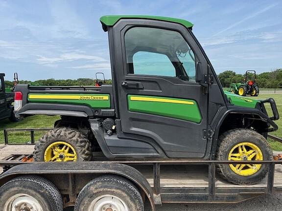 Image of John Deere XUV 835R Primary image