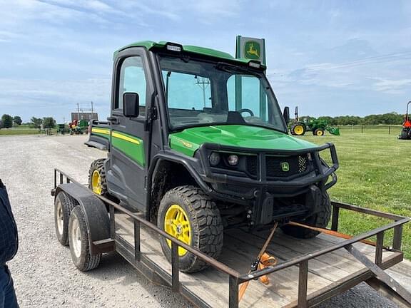 Image of John Deere XUV 835R equipment image 1