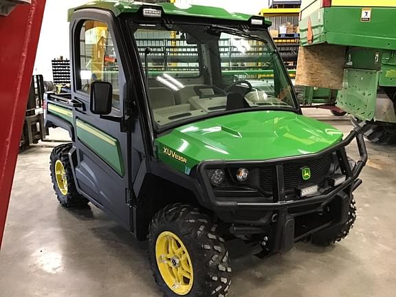 Image of John Deere XUV 835R equipment image 1